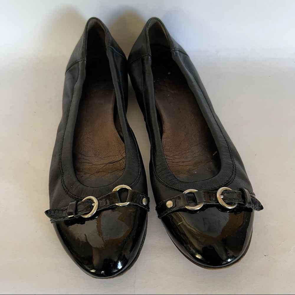 AGL ATTILIO GIUSTO LEUMBRUNI Black Cap Toe Ballet Flats